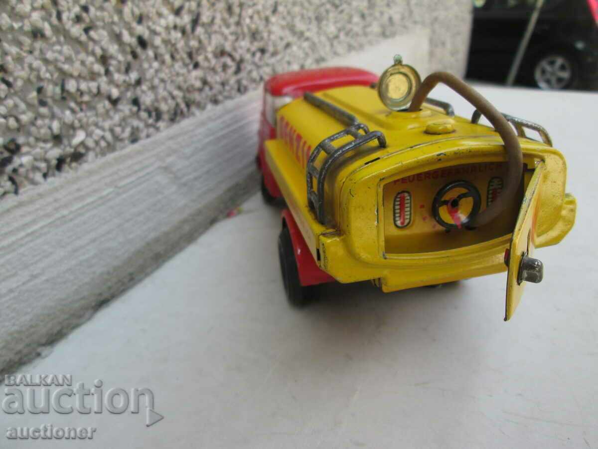 Delivery of OLD GERMAN METAL TOY BENZIN TANK Delivery of OLD GERMAN METAL TOY BENZIN TANK