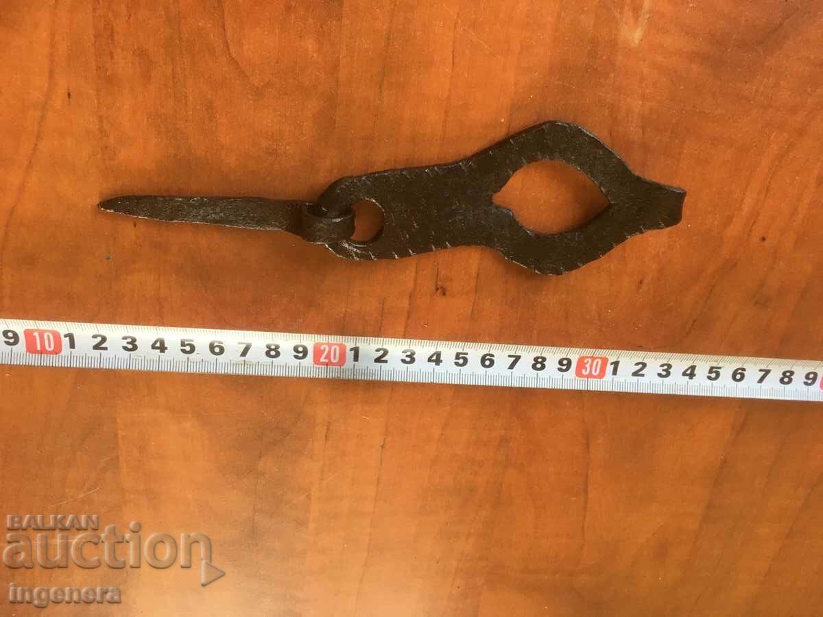 OLD WROUGHT IRON LATCH LATCH with price 22.00 BGN | € 11.25 OLD WROUGHT IRON LATCH LATCH with price 22.00 BGN | € 11.25