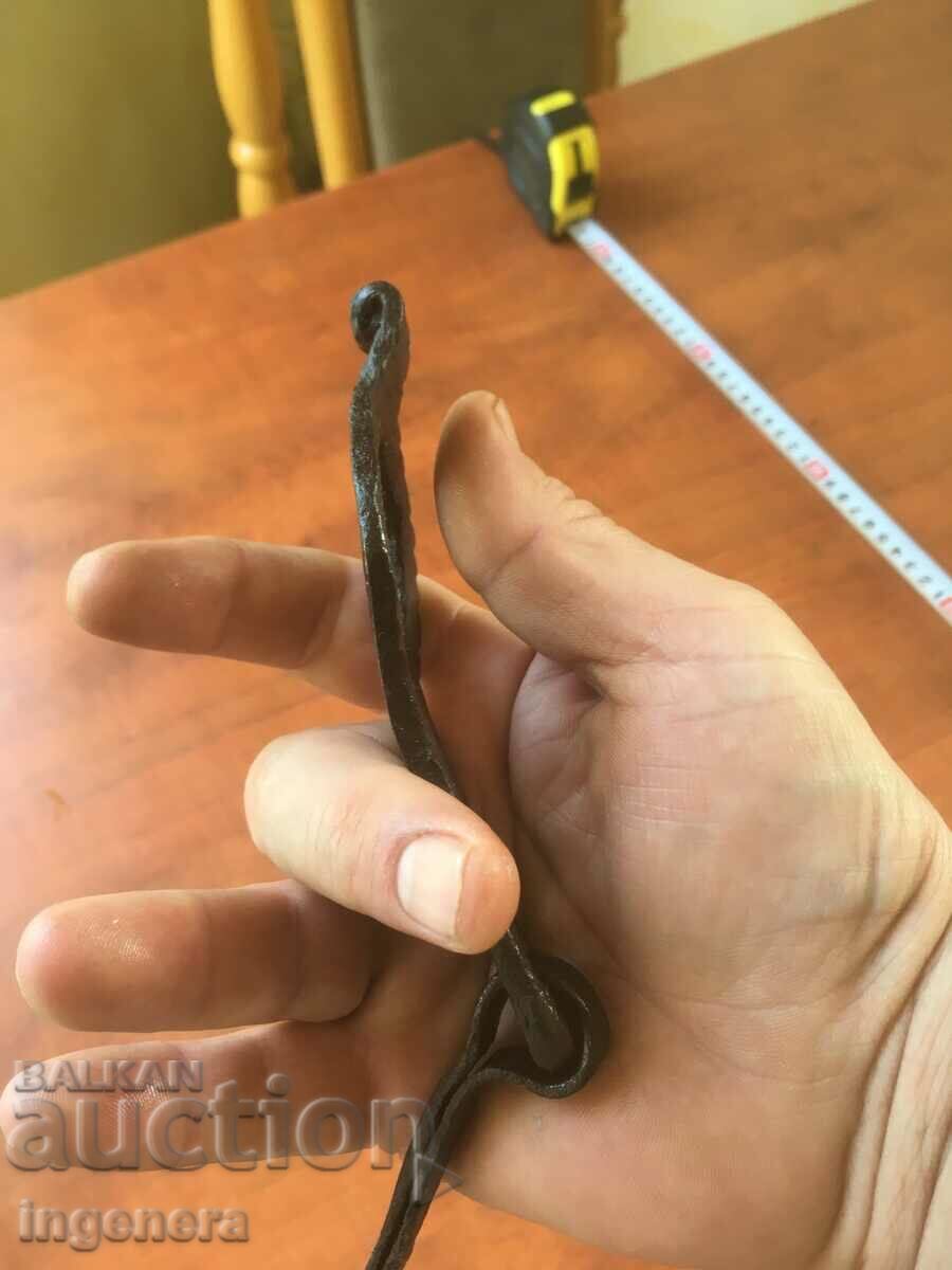 OLD WROUGHT IRON LATCH LATCH - 6 OLD WROUGHT IRON LATCH LATCH - 6