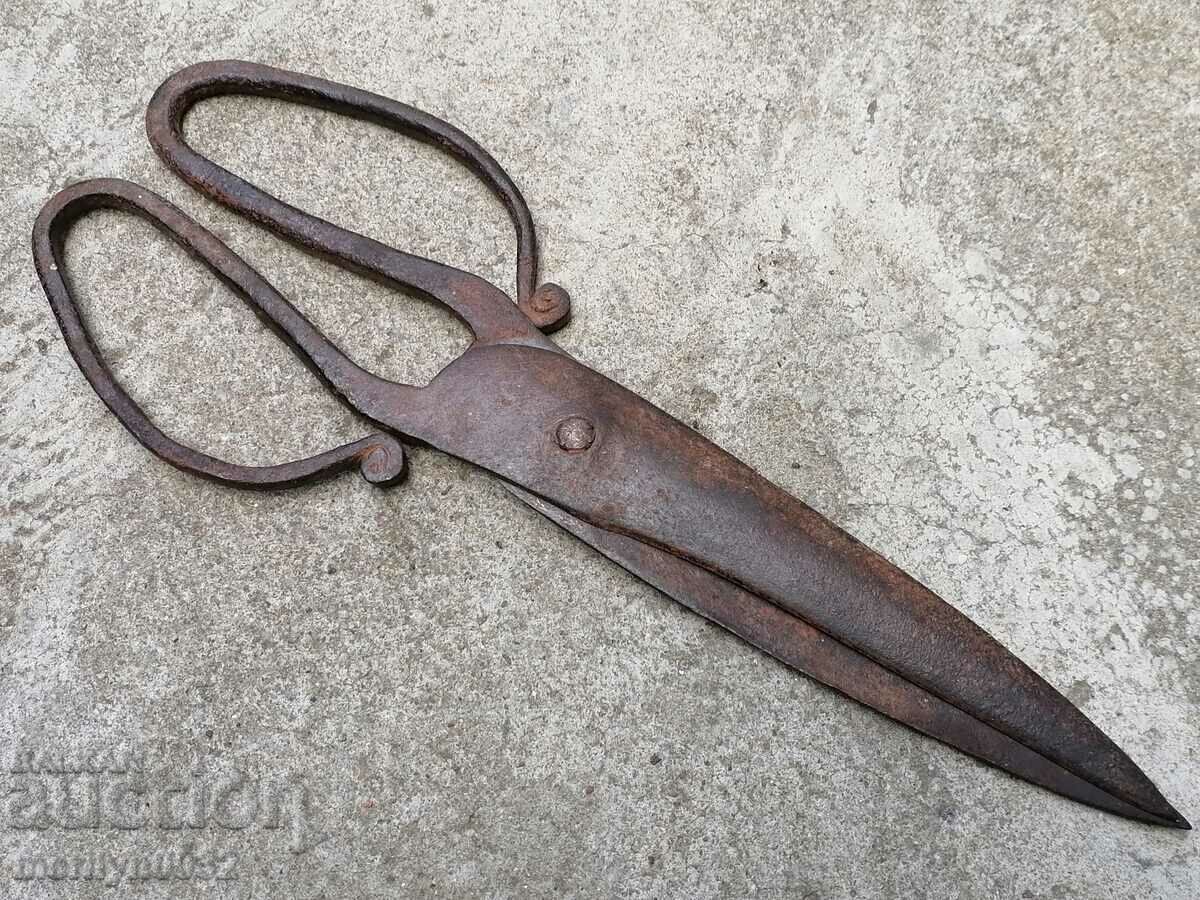 Auction Vintage wrought iron scissors Auction Vintage wrought iron scissors