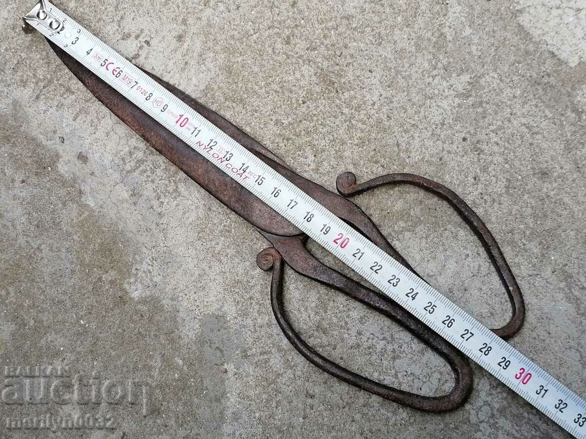 Vintage wrought iron scissors - 5 Vintage wrought iron scissors - 5