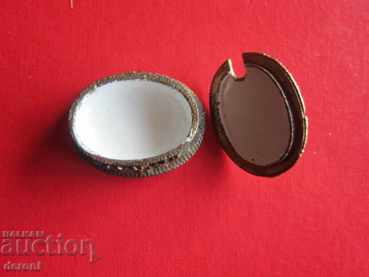 Παράδοση Αντίκα μπρούτζινο κουτί χαπιών 9 Παράδοση Αντίκα μπρούτζινο κουτί χαπιών 9