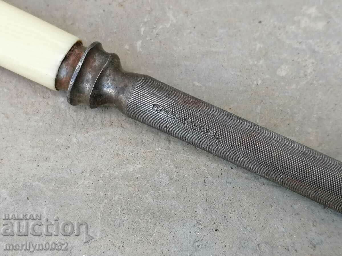 Old table with ivory handle knife sharpener with price 118.00 BGN | € 60.33 Old table with ivory handle knife sharpener with price 118.00 BGN | € 60.33