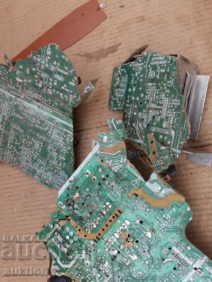 ELECTRONIC SCRAP - 7 ELECTRONIC SCRAP - 7