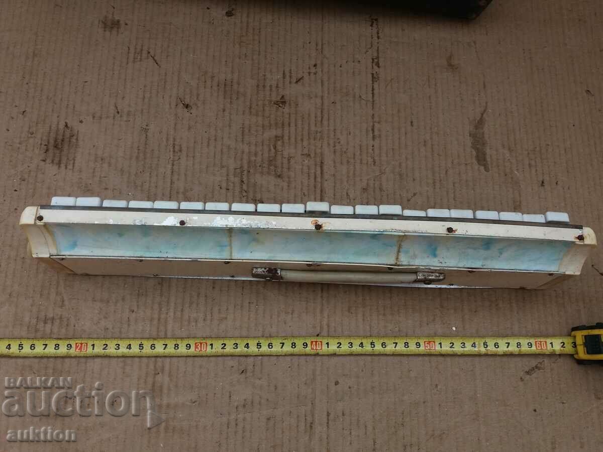 COPII SOC. SAXOFON PIAN JUCĂRIE - 6 COPII SOC. SAXOFON PIAN JUCĂRIE - 6