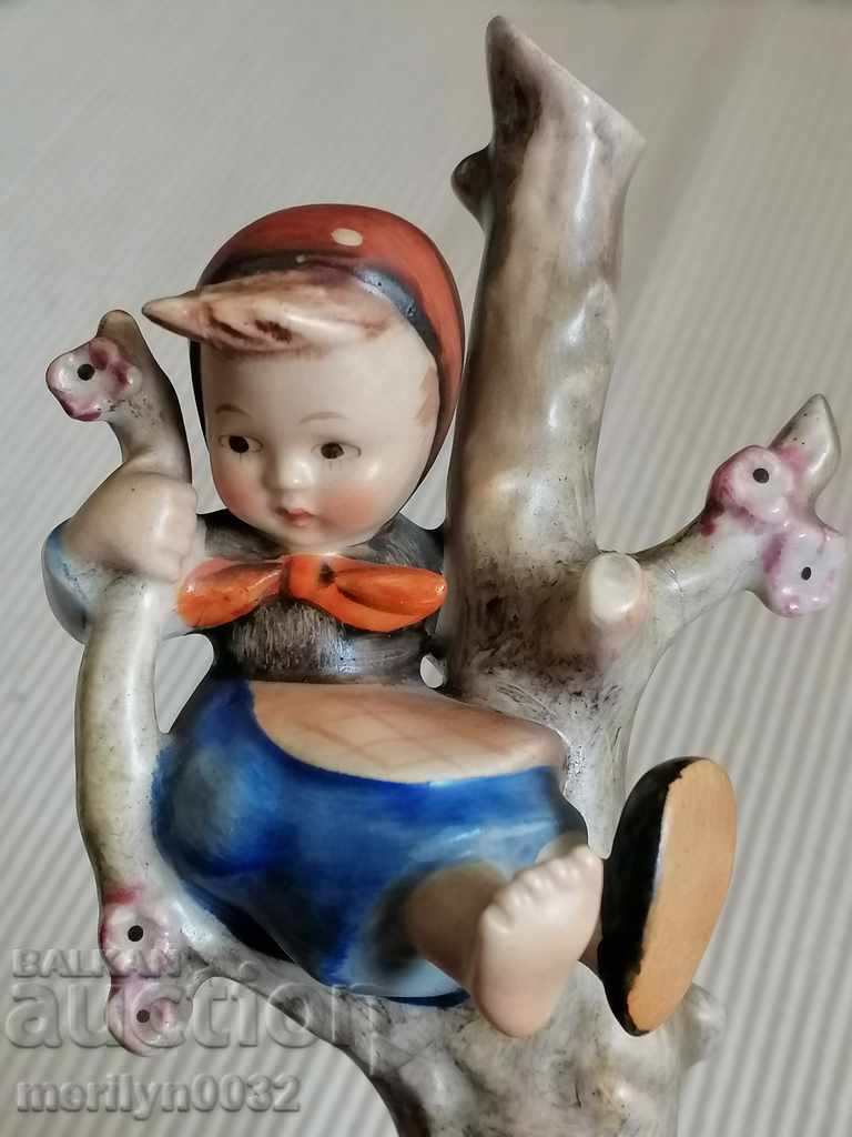 Figure statuette Goebel porcelain Hummel GERMANY - 5 Figure statuette Goebel porcelain Hummel GERMANY - 5