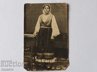 Foto Femeie în costum tradițional K 356