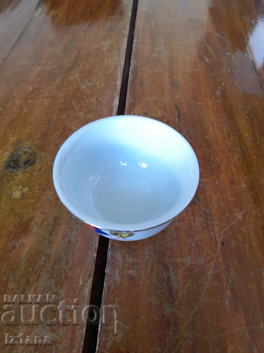 Licitație ceașcă veche de porțelan