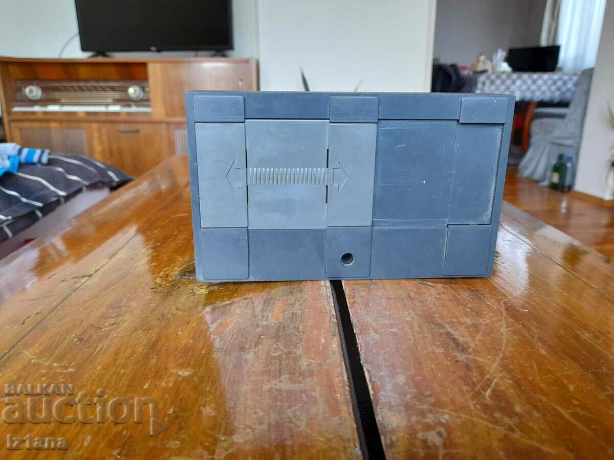 Delivery of Old Luxmeter PU 150 Delivery of Old Luxmeter PU 150