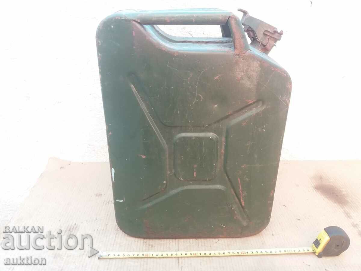 Delivery of METAL TUBE FOR FUEL, WATER 20 LITERS Delivery of METAL TUBE FOR FUEL, WATER 20 LITERS