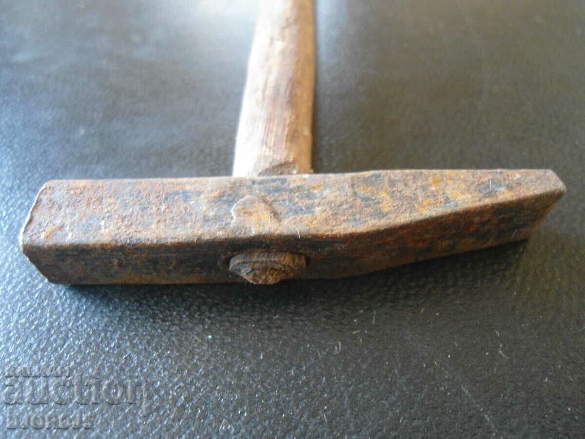 Auction An old little jewelry hammer Auction An old little jewelry hammer