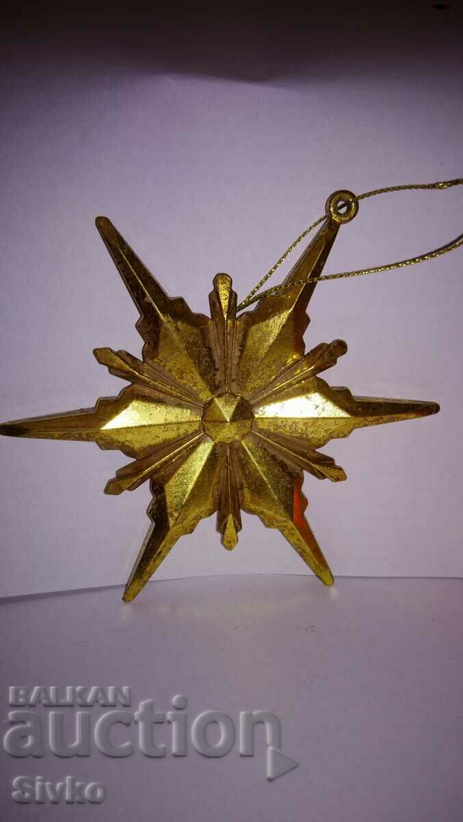 The star of Bethlehem is golden