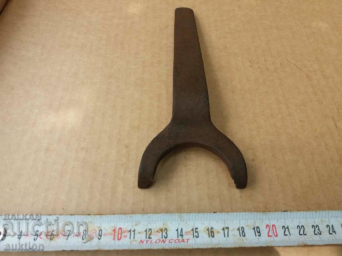 Аукцион ИНСТРУМЕНТ, КЛЮЧ - ИНТЕРЕСЕН КОВАНО ЖЕЛЯЗО Аукцион ИНСТРУМЕНТ, КЛЮЧ - ИНТЕРЕСЕН КОВАНО ЖЕЛЯЗО