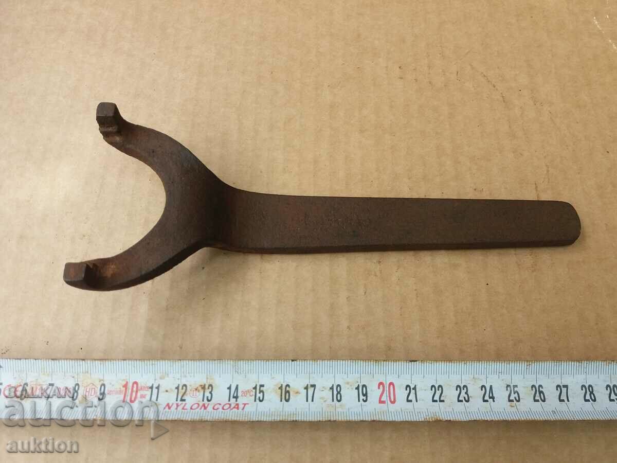 Доставка на ИНСТРУМЕНТ, КЛЮЧ - ИНТЕРЕСЕН КОВАНО ЖЕЛЯЗО Доставка на ИНСТРУМЕНТ, КЛЮЧ - ИНТЕРЕСЕН КОВАНО ЖЕЛЯЗО