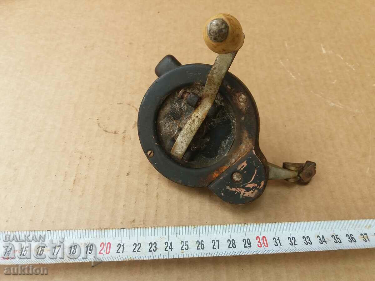 Auction  OLD MECHANISM, TOOL APPARATUS GEARS