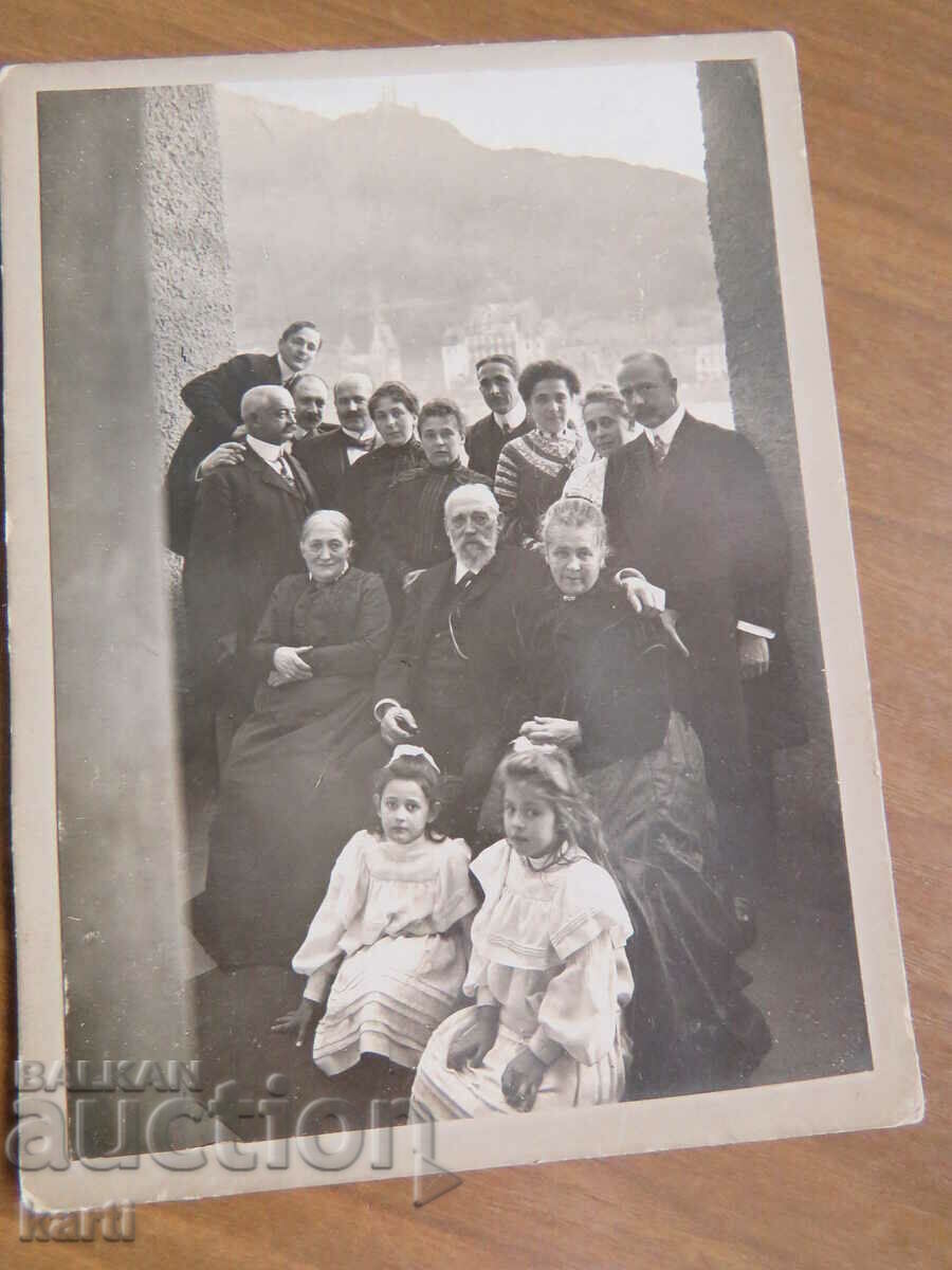 fotografii vechi - CARTON cu preț 7.99 BGN | € 4.09 fotografii vechi - CARTON cu preț 7.99 BGN | € 4.09