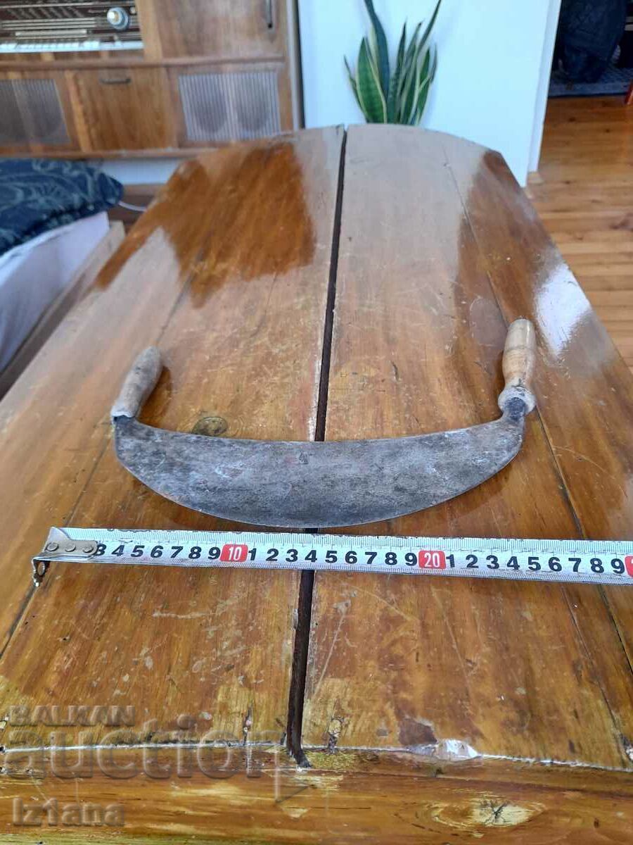 Старинен инструмент за рязане с цена 55.00 лв. | € 28.12