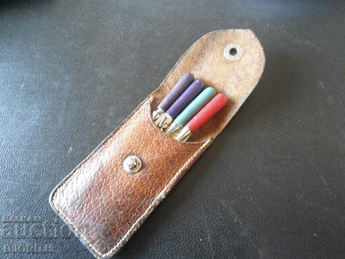 Old set of tools with price 6.00 BGN | € 3.07 Old set of tools with price 6.00 BGN | € 3.07
