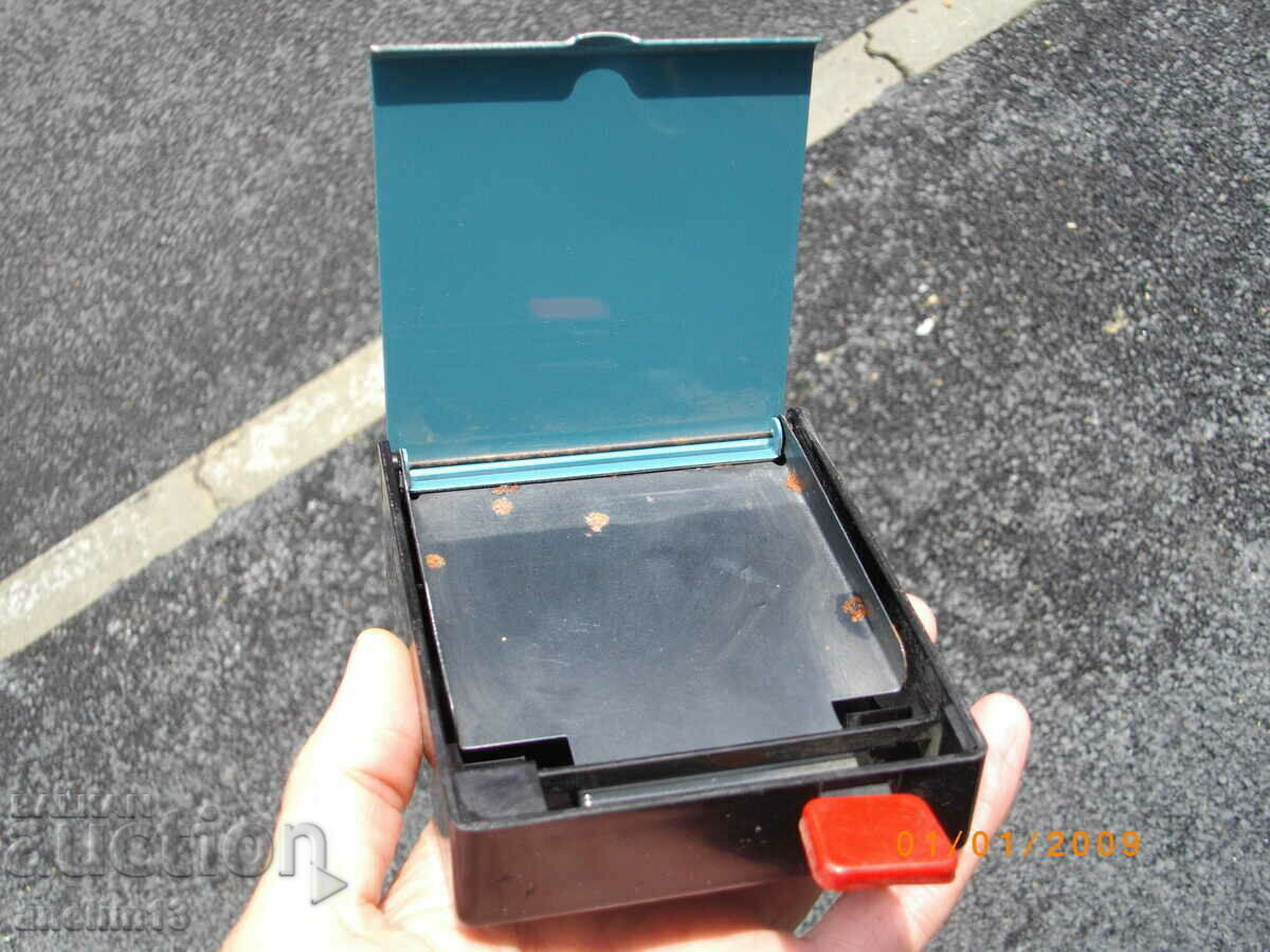 OLD TABLE TOBACCO OF THE USSR LENINGRAD with price 50.00 BGN | € 25.56 OLD TABLE TOBACCO OF THE USSR LENINGRAD with price 50.00 BGN | € 25.56