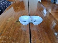 Veche sare de porțelan