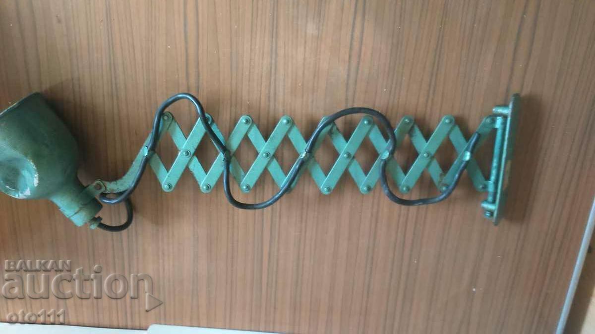 Delivery of OLD STRETCH LAMP Delivery of OLD STRETCH LAMP