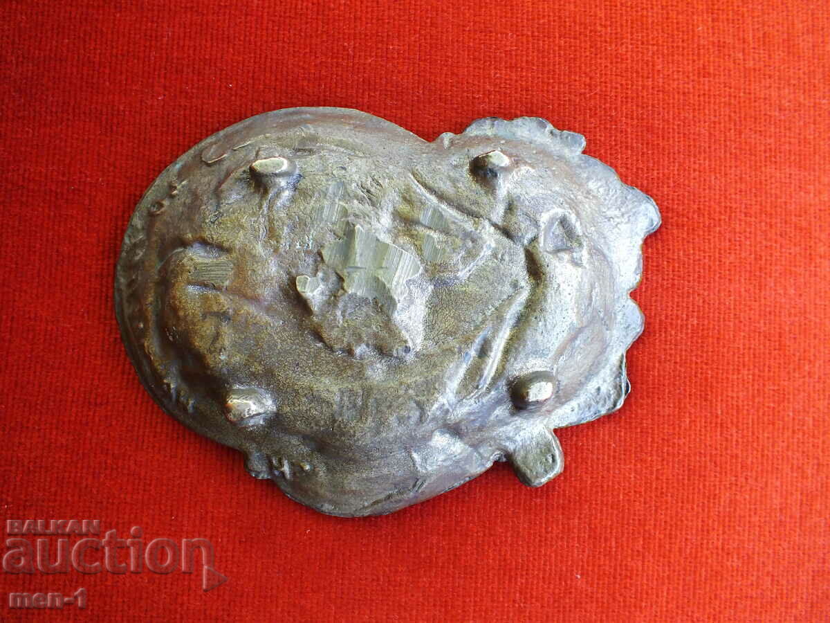 Auction Metal heavy ashtray - Bronze Auction Metal heavy ashtray - Bronze