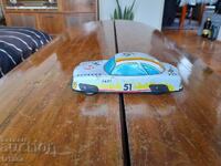 Mașină veche, cărucior