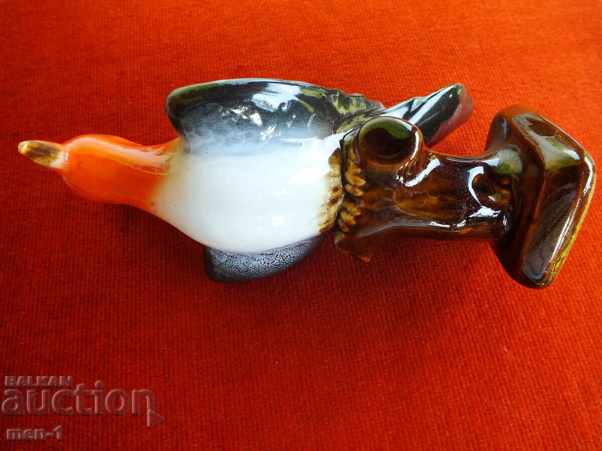 Delivery of Old colored porcelain figure Bird Delivery of Old colored porcelain figure Bird