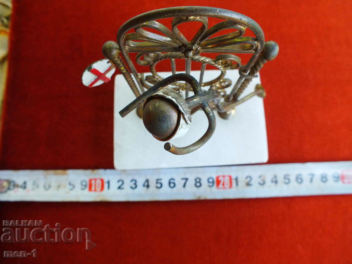 Old bronze figure with price 80.00 BGN | € 40.90 Old bronze figure with price 80.00 BGN | € 40.90