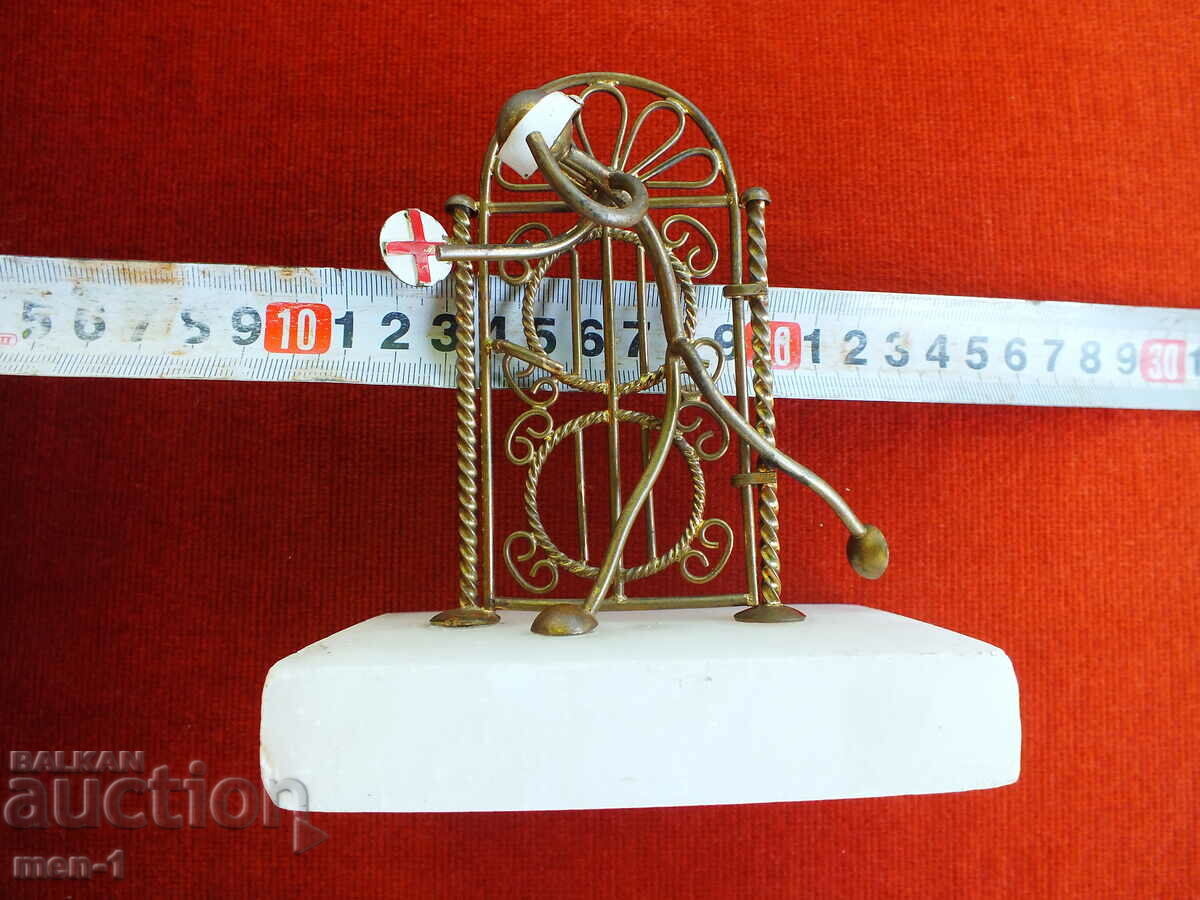 Delivery of Old bronze figure Delivery of Old bronze figure