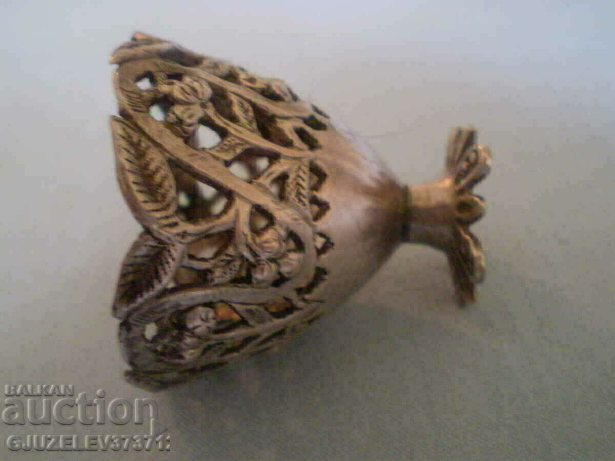 Delivery of Authentic silver Easter egg holder