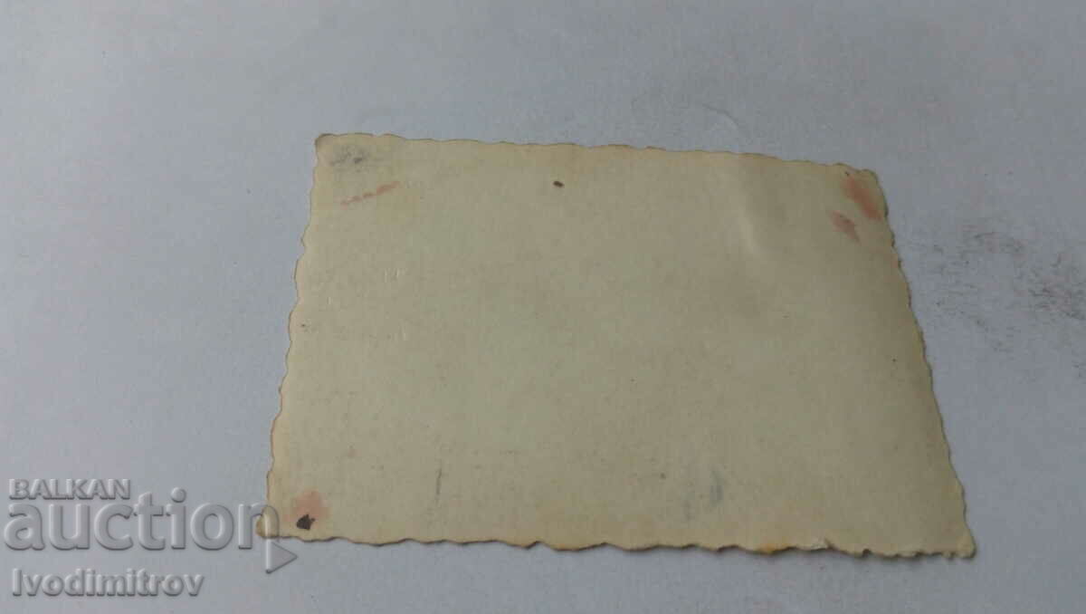 Photo Youth in the school yard with price 1.65 BGN | € 0.84 Photo Youth in the school yard with price 1.65 BGN | € 0.84