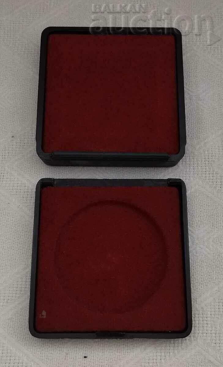 Auction UNION OF TPK 100 BULGARIAN COOPERATIVE PLAQUE MEDAL Auction UNION OF TPK 100 BULGARIAN COOPERATIVE PLAQUE MEDAL