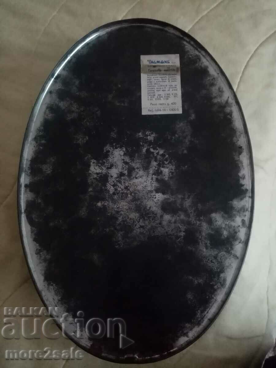 RETRO METAL CANDY BOX with price 17.00 BGN | € 8.69