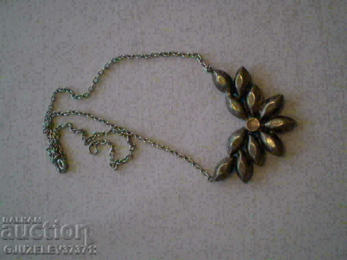 OLD VINTAGE NECKLACE - 5