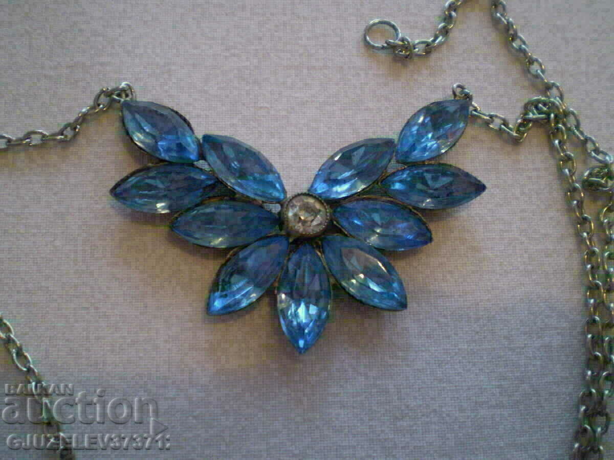 OLD VINTAGE NECKLACE - 7