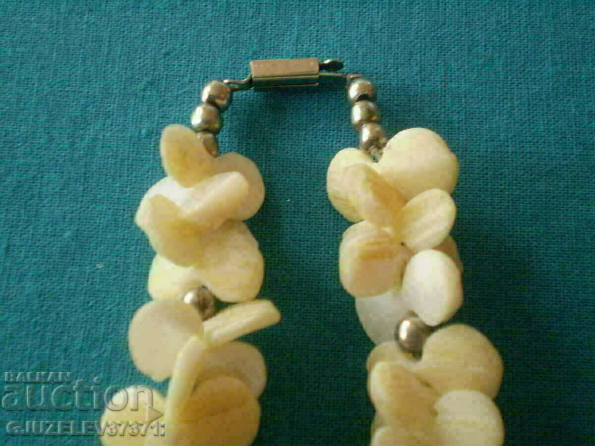 Auction old women's pearl necklace handmade 50s Auction old women's pearl necklace handmade 50s