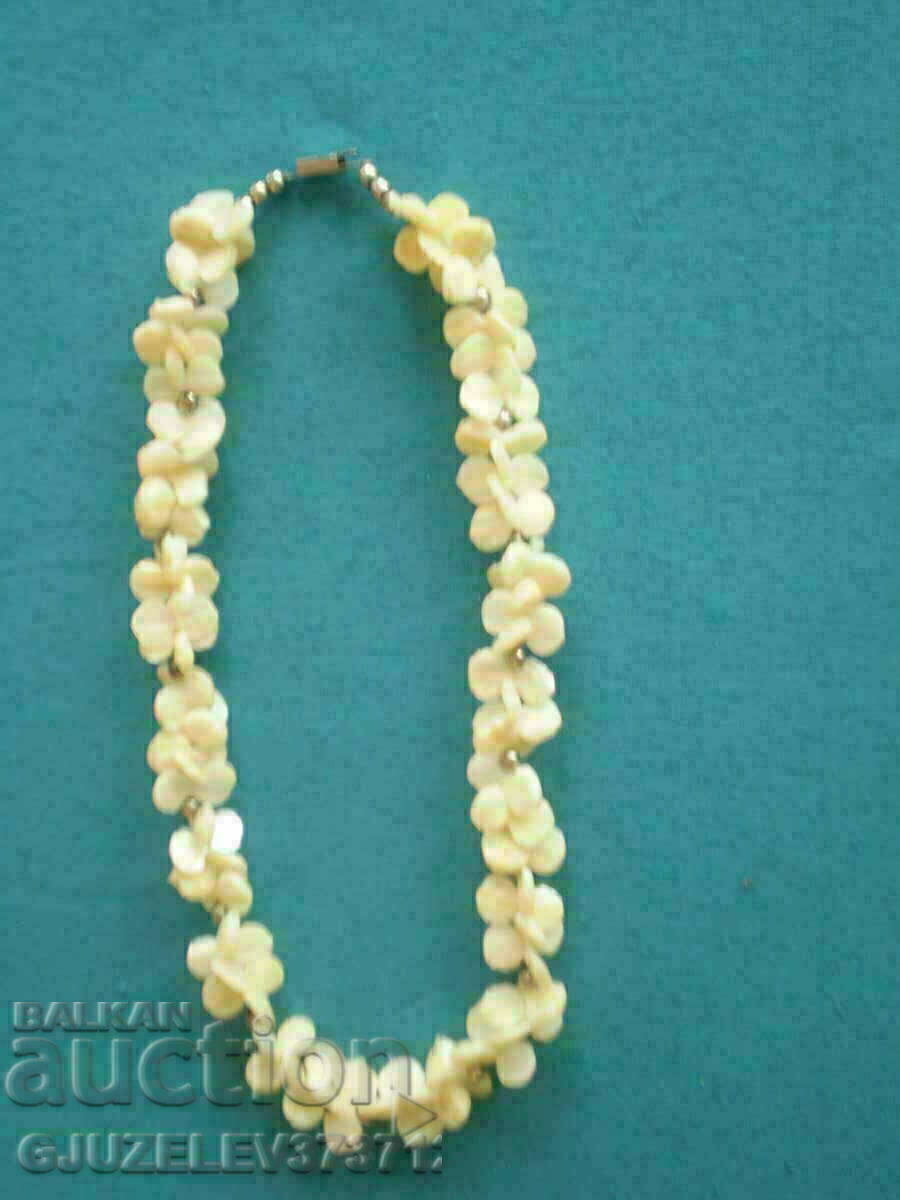 old women's pearl necklace handmade 50s