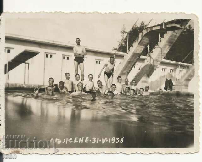 Ημιγυμνοί μαθητές. Πισίνα, πύργος, Ladjene, Velingrad 1938