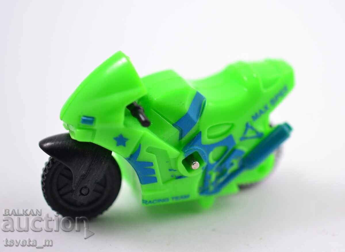 Auction Plastic small motorcycle, toys, soc Auction Plastic small motorcycle, toys, soc