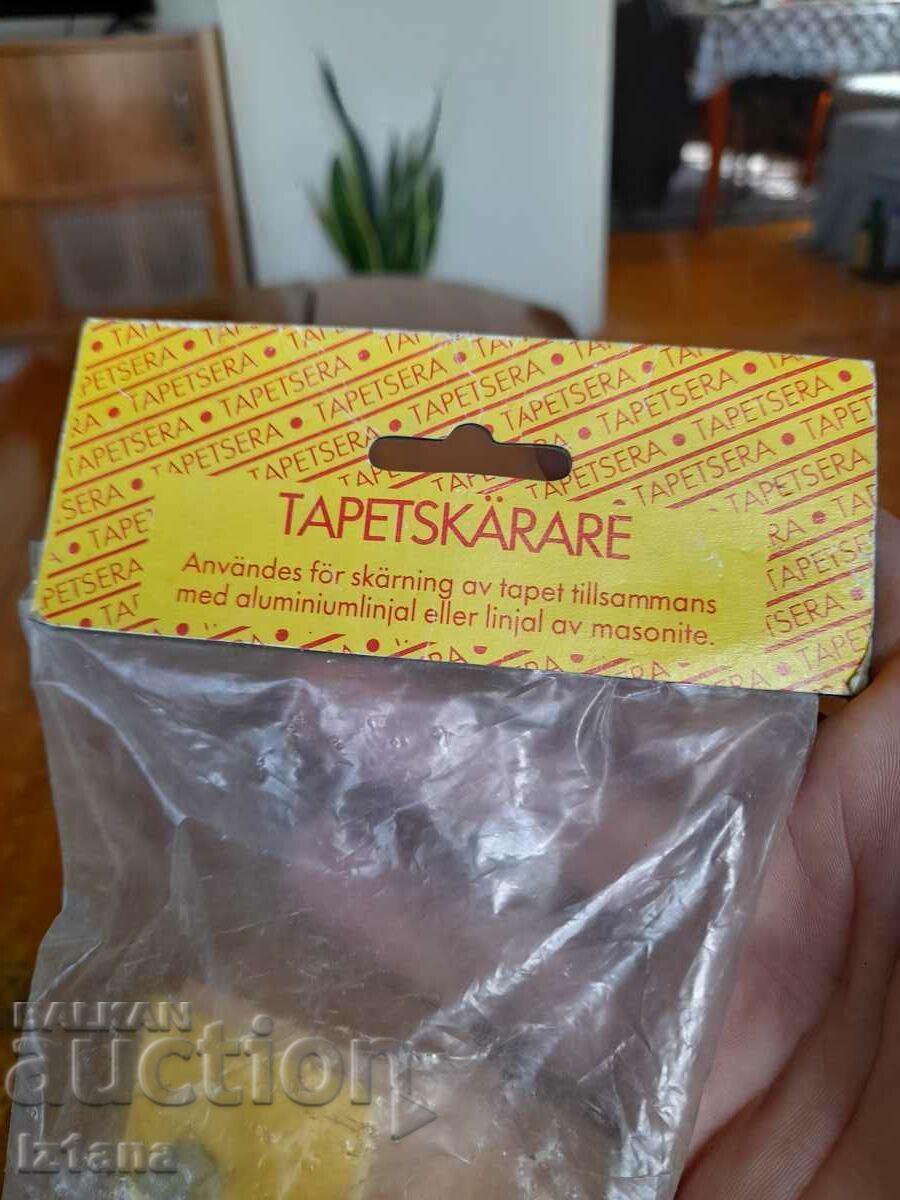 An old tool, a device for gluing wallpaper with price 22.00 BGN | € 11.25 An old tool, a device for gluing wallpaper with price 22.00 BGN | € 11.25