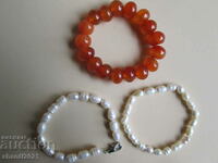 Bracelets, natural pearls and natural (semi-precious) stone