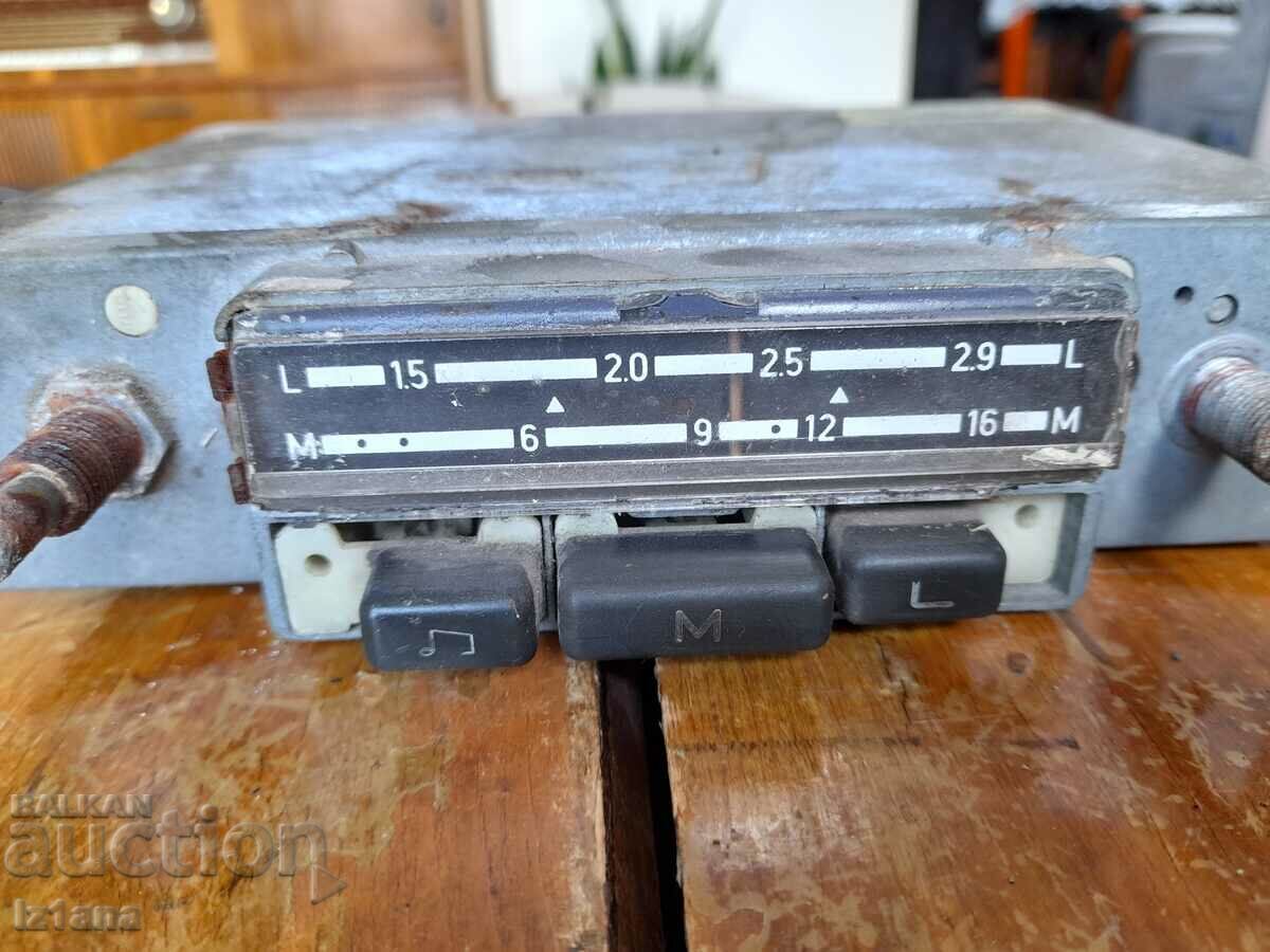 Old car radio with price 18.00 BGN | € 9.20
