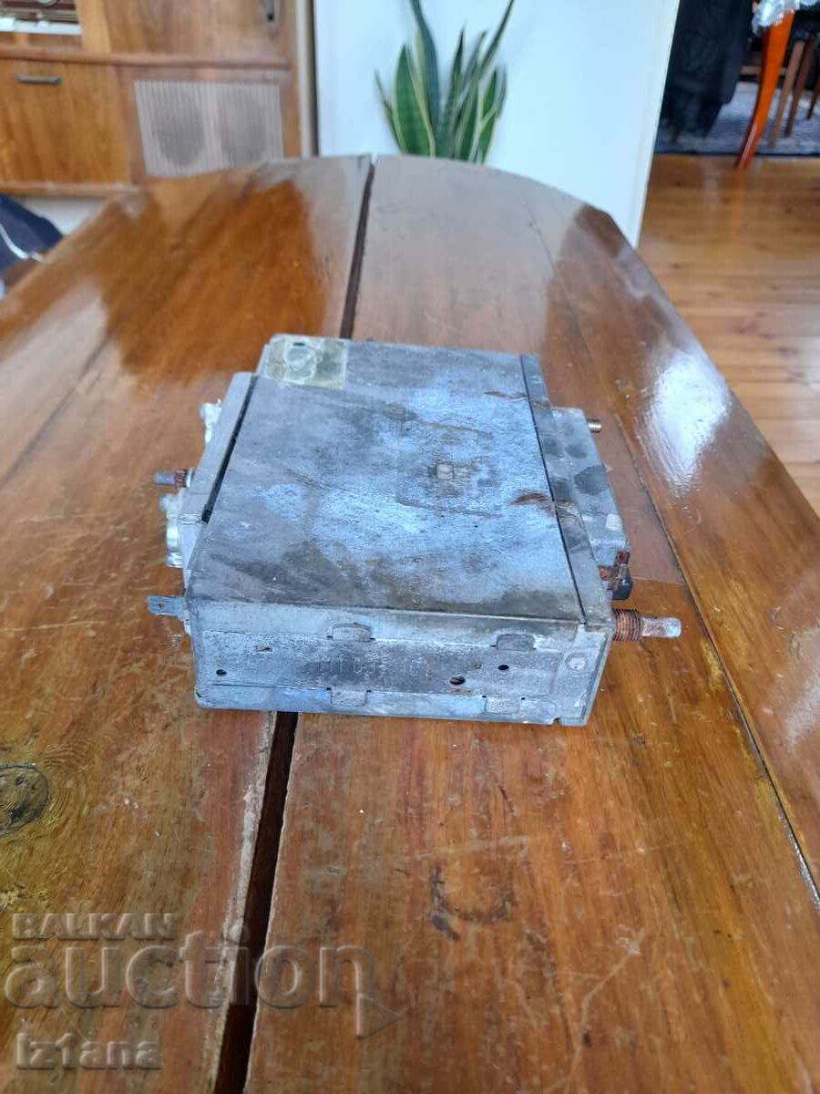 Auction  Old car radio