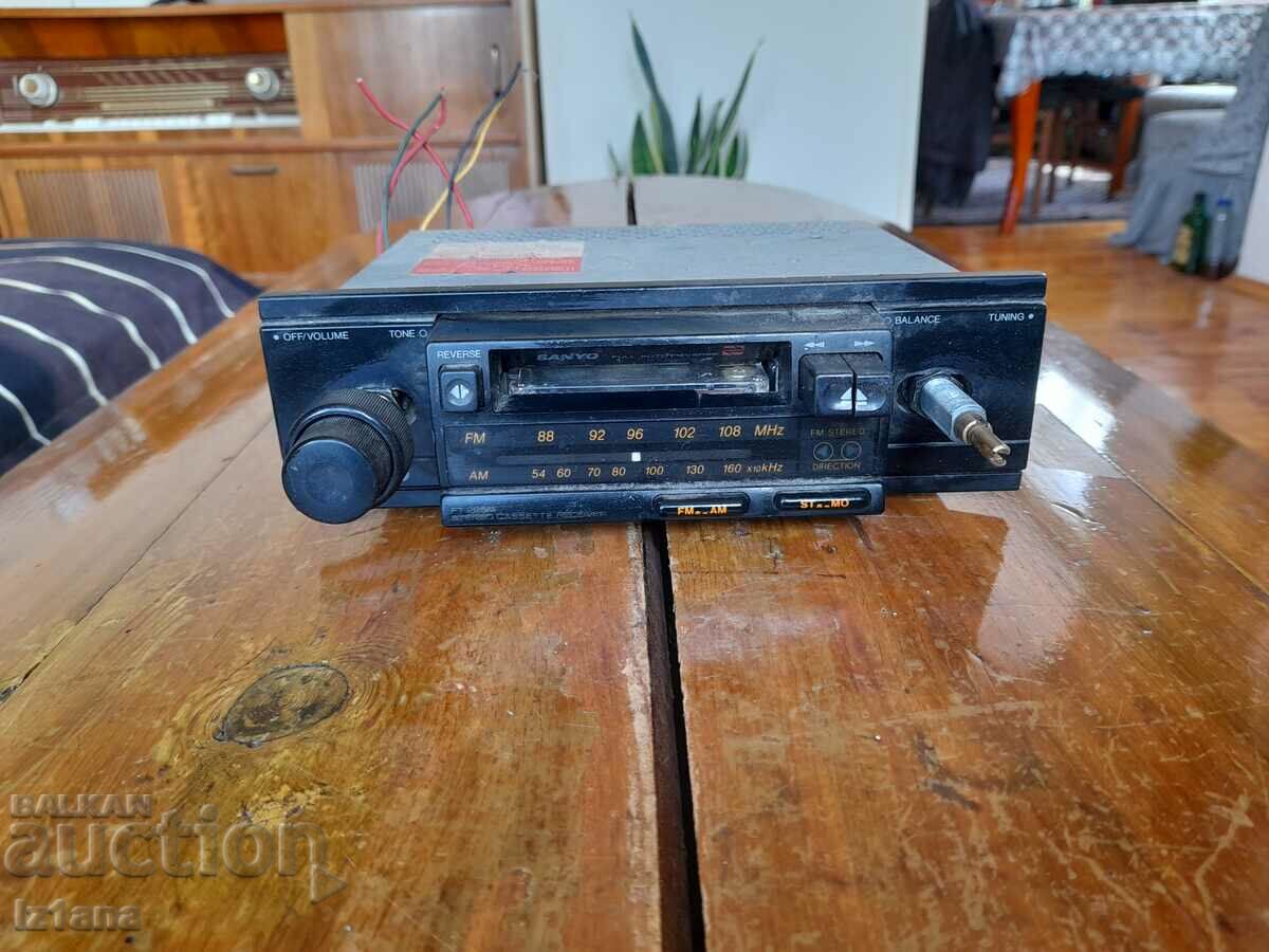 Old car radio, radio cassette player SANYO