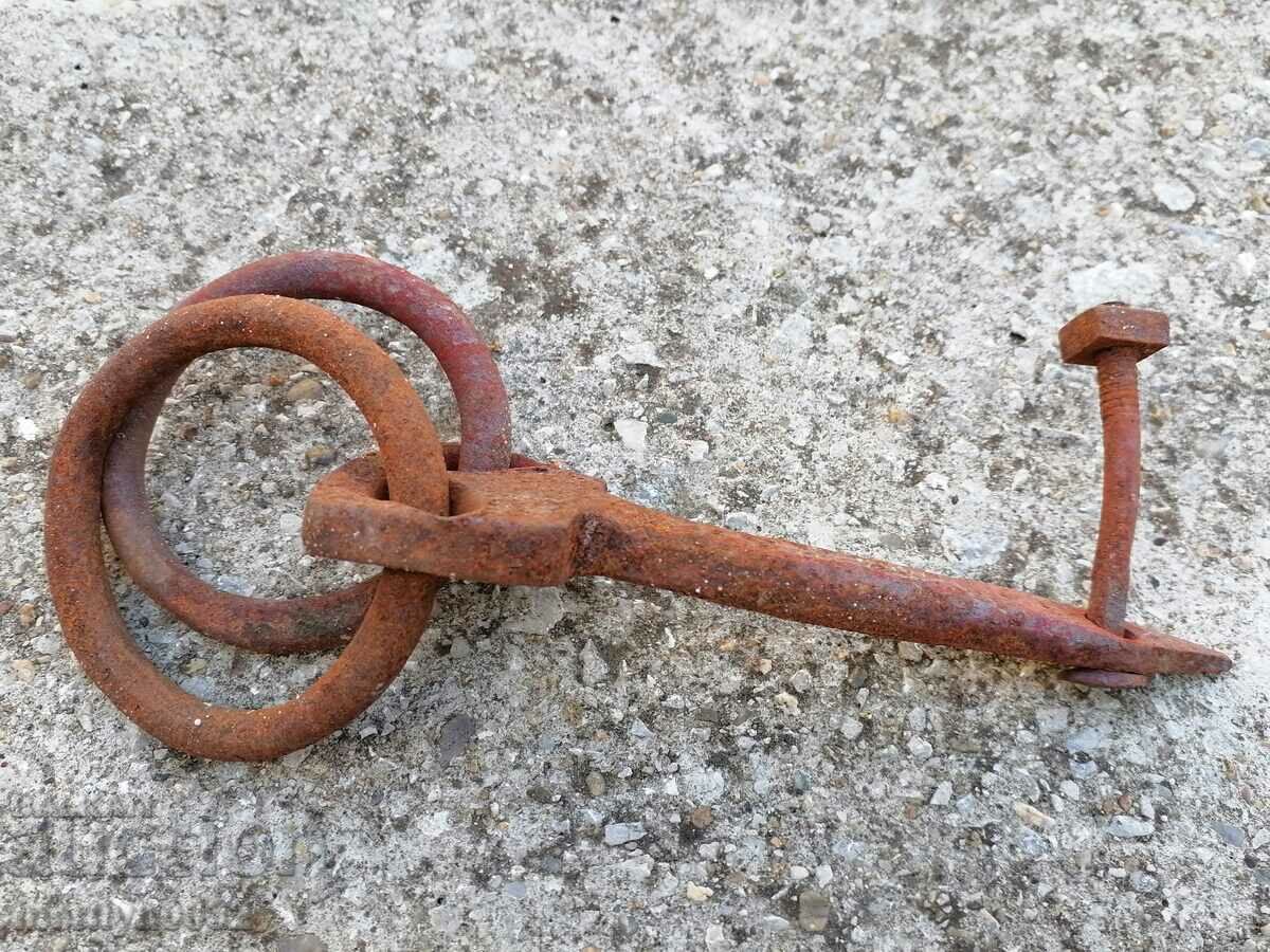 Auction Metal rings, wrought iron for a wagon Auction Metal rings, wrought iron for a wagon