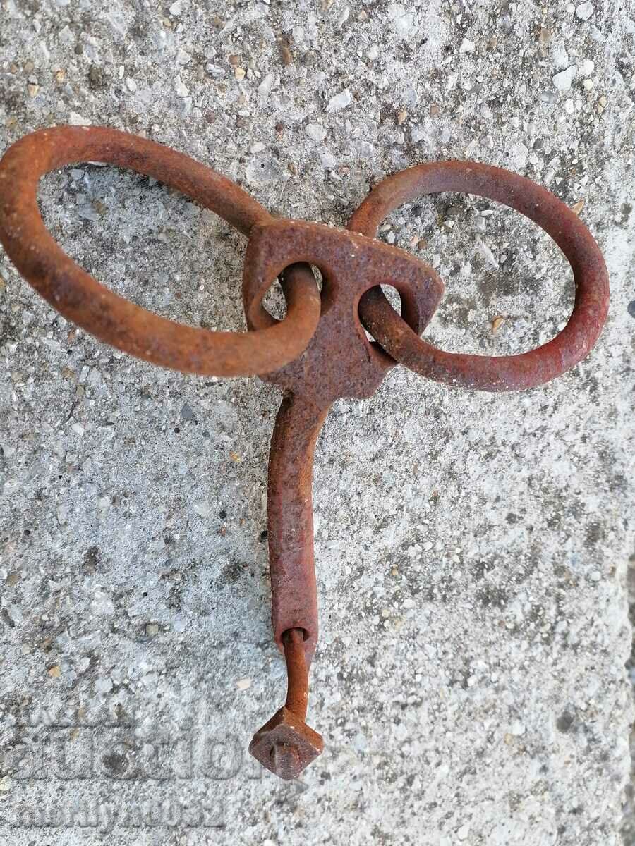 Delivery of Metal rings, wrought iron for a wagon Delivery of Metal rings, wrought iron for a wagon