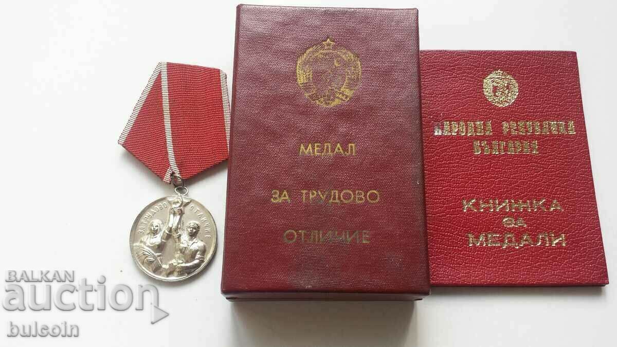 MEDAL "FOR LABOR DISTINCTION" 1950 & BOX AND MEDAL BOOK