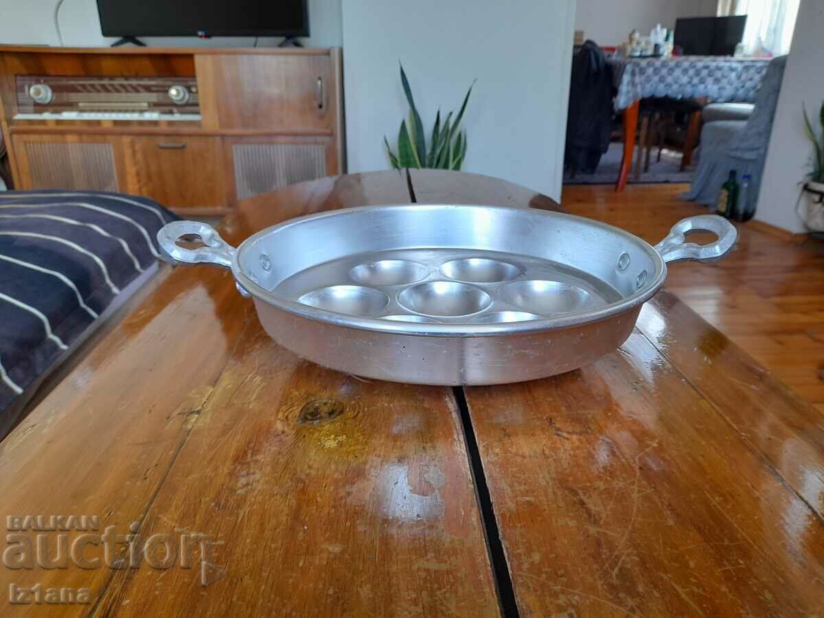 Old aluminum egg pan with price 40.00 BGN | € 20.45 Old aluminum egg pan with price 40.00 BGN | € 20.45