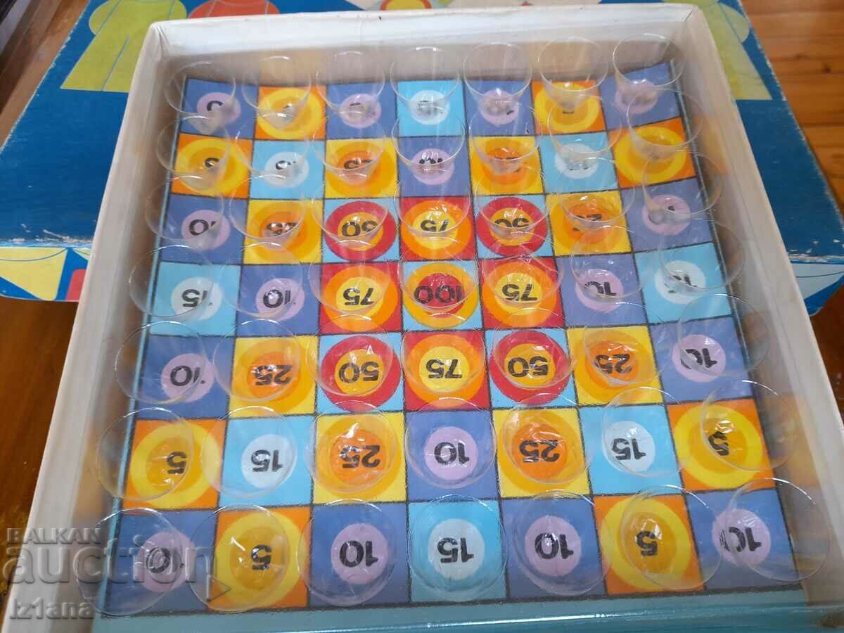 Delivery of Old children's game Bounce my little hat Delivery of Old children's game Bounce my little hat